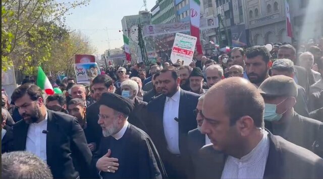 جشن ۴۵ سالگی انقلاب در ایران | راهپیمایی سراسری ۲۲ بهمن ۱۴۰۲ در سراسر کشور آغاز شد + فیلم