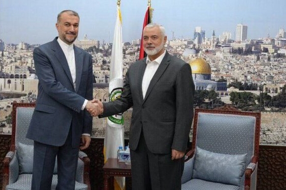 رایزنی وزیر خارجه با هنیه در قطر رایزنی وزیر خارجه با هنیه در قطر