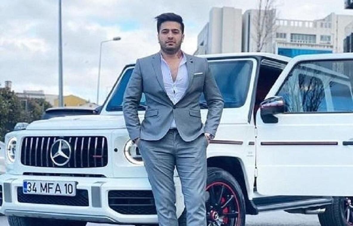 داوود غفاری، معروف به «داوود هزینه»، کیست؟ + عکس داوود غفاری، معروف به «داوود هزینه»، کیست؟ + عکس