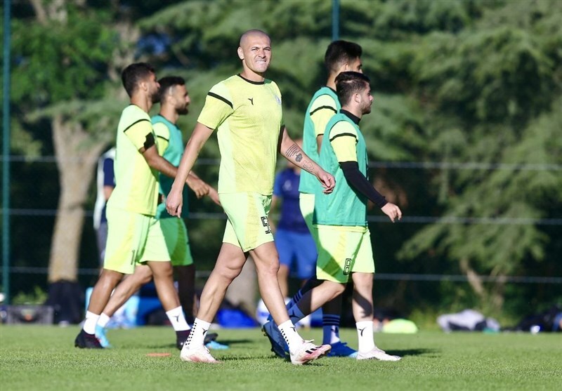 رافائل سیلوا در تمرین استقلال آفتابی شد + عکس رافائل سیلوا در تمرین استقلال آفتابی شد + عکس