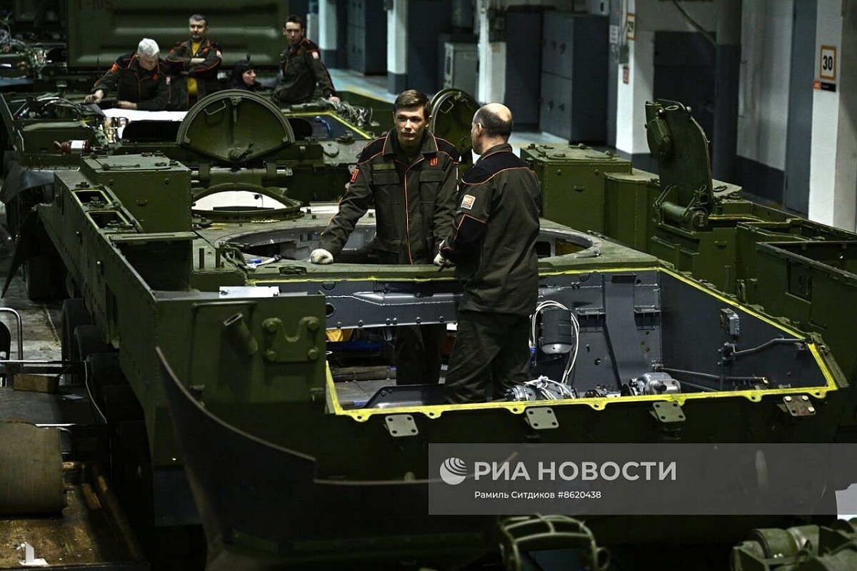 خط تولید تانک در روسیه مردان روسی