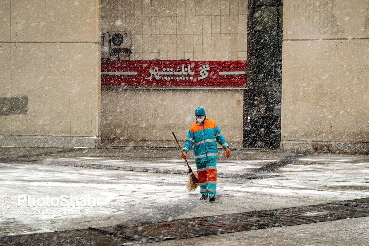 آماده‌باش ۱۰۰۰ نیروی خدمات شهری در مشهد (۵ بهمن ۱۴۰۲)