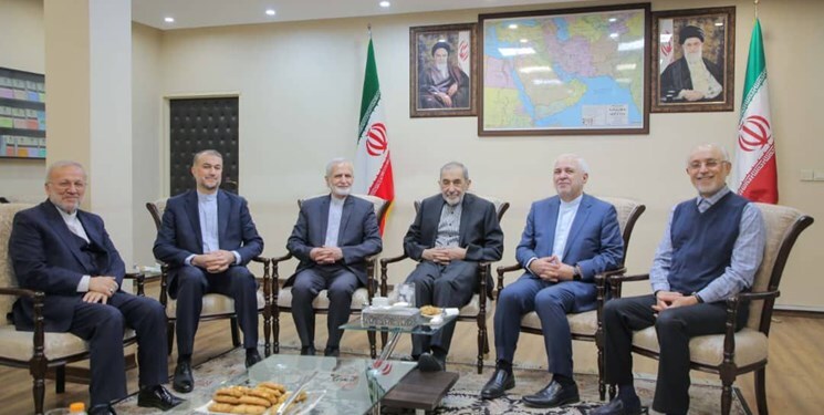 دیدار امیرعبداللهیان و وزرای خارجه سابق با ولایتی + عکس دیدار امیرعبداللهیان و وزرای خارجه سابق با ولایتی + عکس