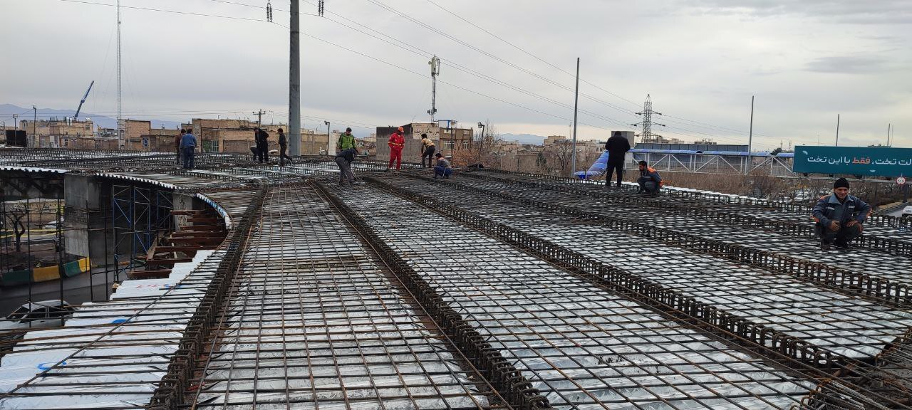 فعالیت سه شیفته عمرانی در دوربرگردان غیرهمسطح شهید میرزایی مشهد فعالیت سه شیفته عمرانی در دوربرگردان غیرهمسطح شهید میرزایی مشهد