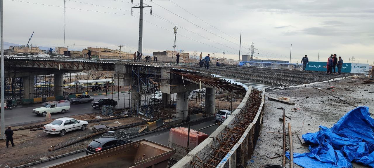 فعالیت سه شیفته عمرانی در دوربرگردان غیرهمسطح شهید میرزایی مشهد فعالیت سه شیفته عمرانی در دوربرگردان غیرهمسطح شهید میرزایی مشهد