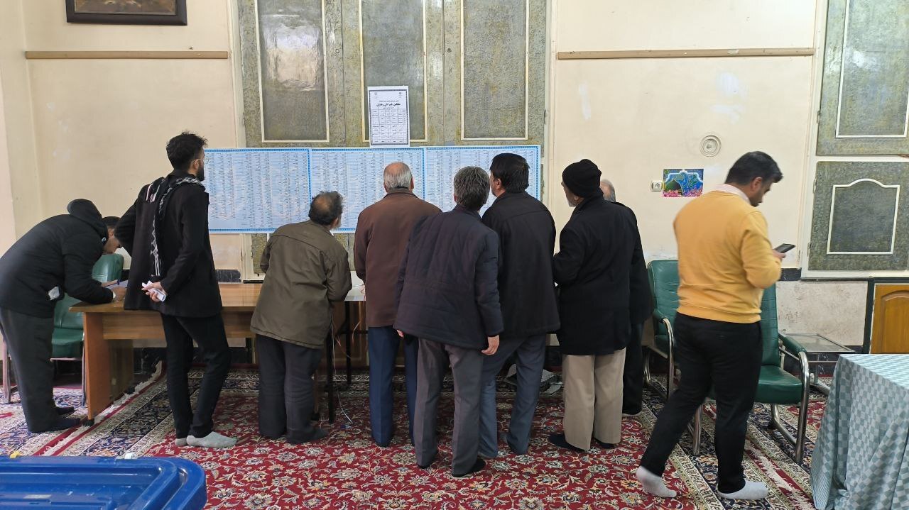 گزارش لحظه‌به‌لحظه انتخابات مجلس خبرگان رهبری و مجلس شورای اسلامی در مشهد و خراسان رضوی + فیلم و عکس