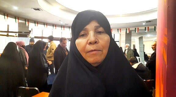 حضور بانوان هنرمند و رسانه‌ای مشهد پای صندوق رای ویژه اهالی فرهنگ و هنر + عکس و فیلم