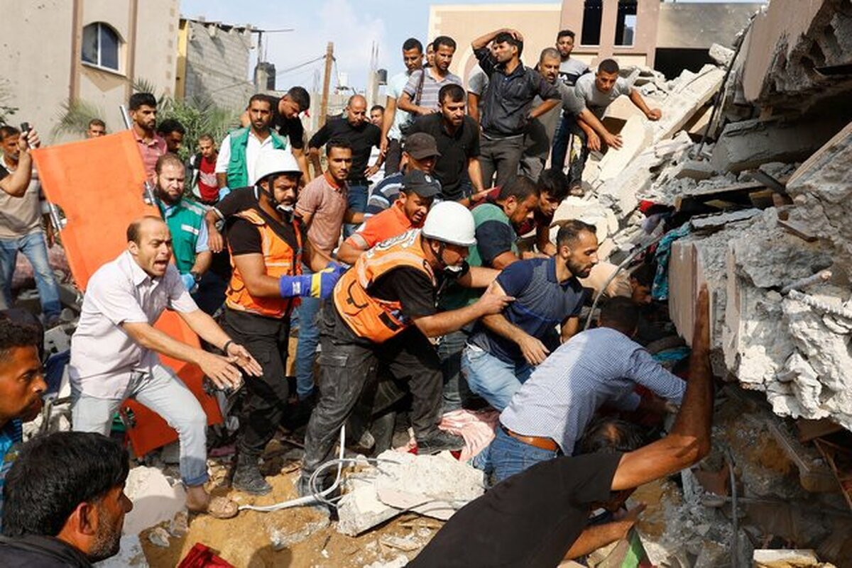 منابع خبری از حمله وحشیانه رژیم صهیونیستی به اردوگاهی در رفح و شهادت ۱۱ فلسطینی خبر دادند.