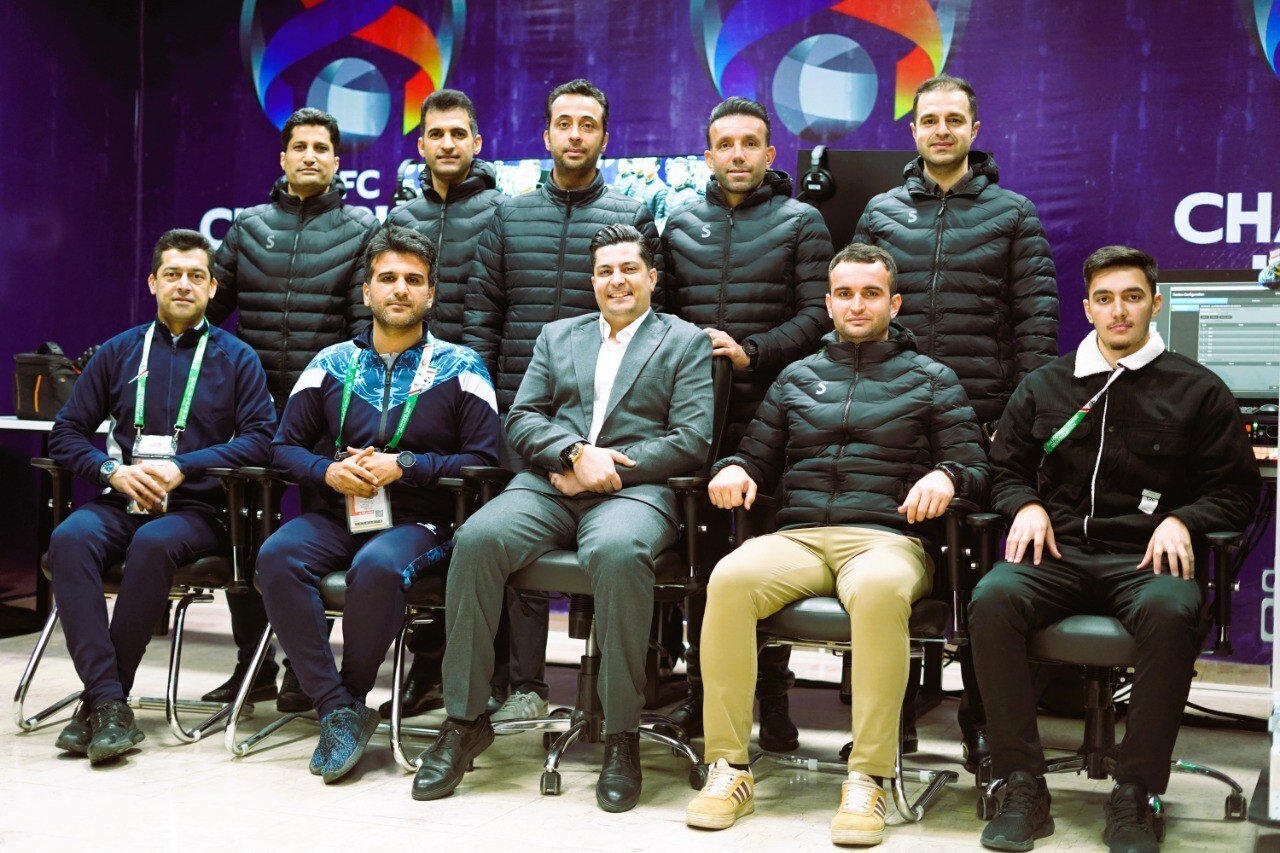 بازدید تیم داوری دربی ۱۰۳ از استادیوم و اتاق VAR + عکس بازدید تیم داوری دربی ۱۰۳ از استادیوم و اتاق VAR + عکس