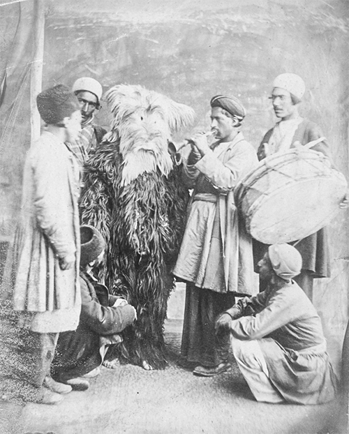 تحویل سال با سرتراشیدن و حنا بستن