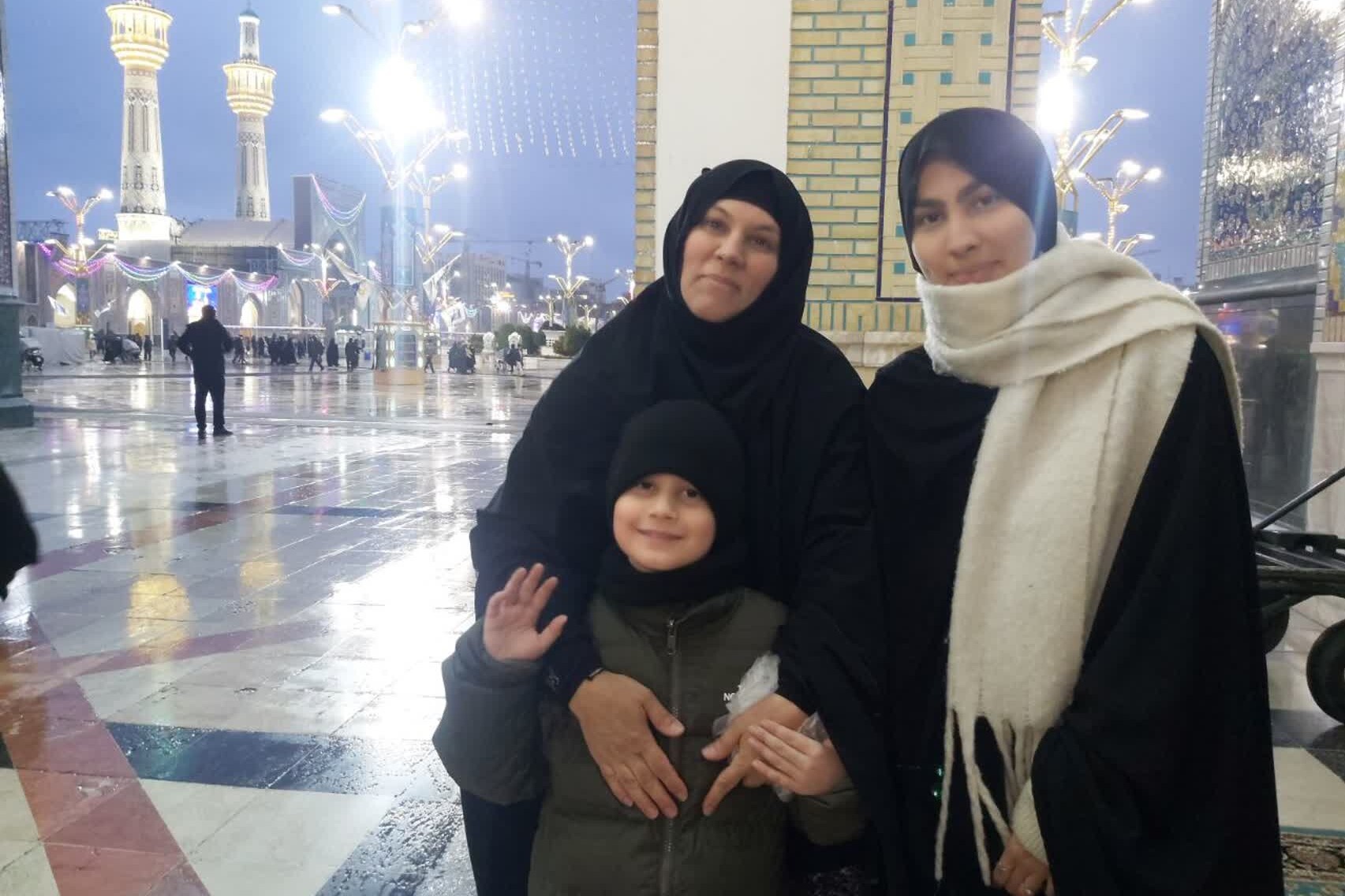 حرم نوشتهای یک خادمه | زاده پاکستان، ساکن هلند، عاشق امام رضا(ع) حرم نوشتهای یک خادمه | زاده پاکستان، ساکن هلند، عاشق امام رضا(ع)