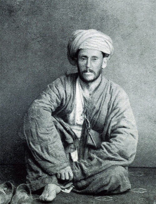 جاسوسی با تن‌پوش گدایان در صحن عتیق!