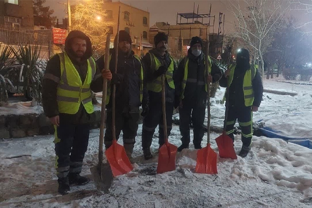 آمادگی ٨٠٠نفر نیروی فضای سبز جهت برف‌تکانی و برف‌روبی 