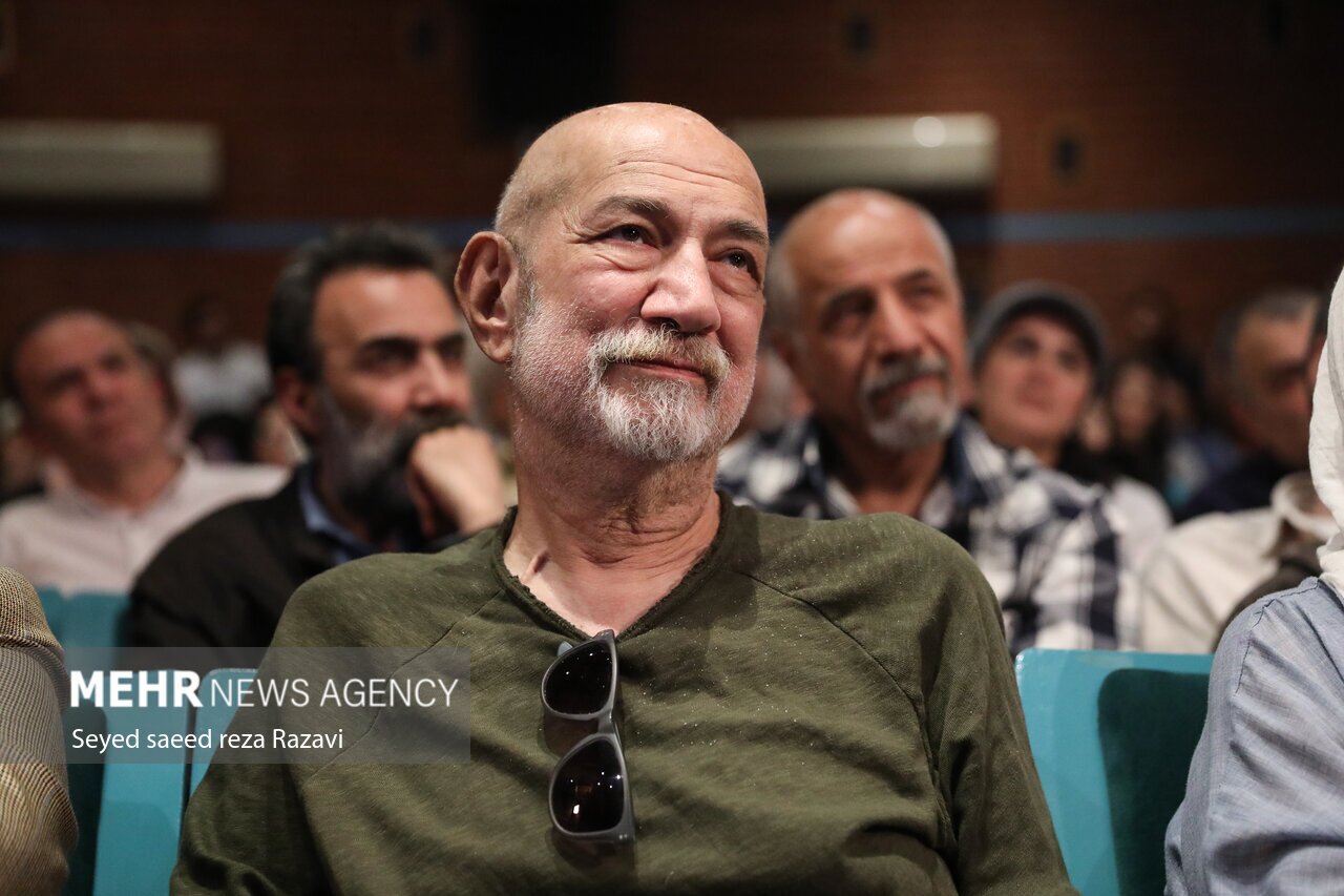 تصویر نگران‌کننده از آتیلا پسیانی در مرسم نکوداشت این بازیگر