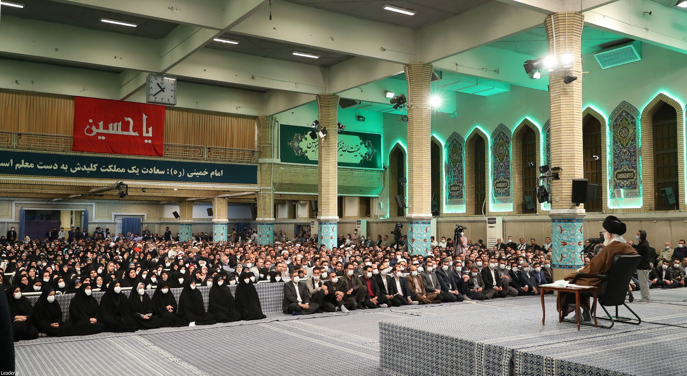 رهبر انقلاب: چرا در آموزش و پرورش بیثباتی در مدیریت وجود دارد؟| معلمان با سختیهای فراوان مشغول مجاهدتند+ فیلم و عکس رهبر انقلاب: چرا در آموزش و پرورش بیثباتی در مدیریت وجود دارد؟| معلمان با سختیهای فراوان مشغول مجاهدتند+ فیلم و عکس