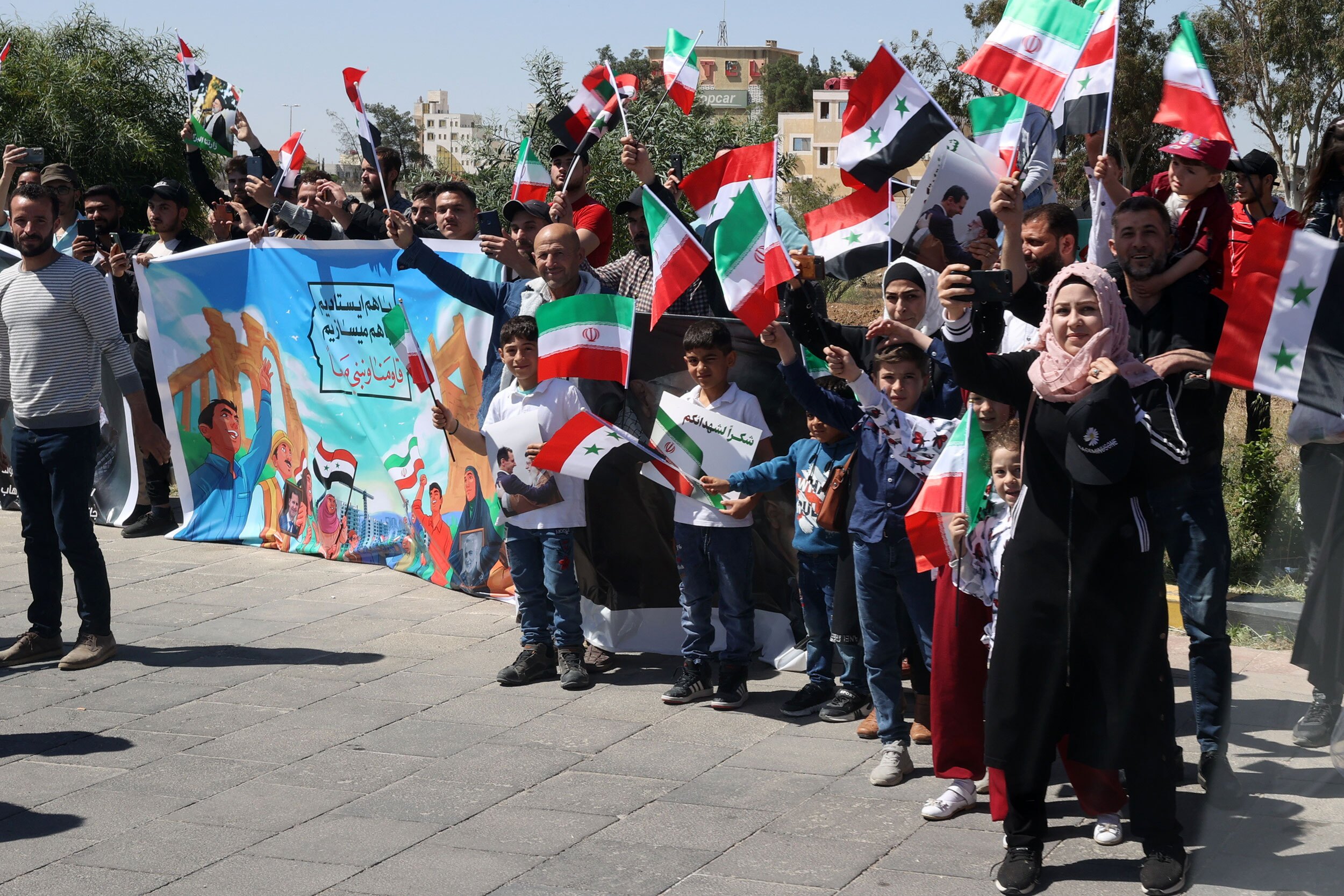 رئیسی وارد سوریه شد+ فیلم و جزئیات سفر و هیئت همراه رئیسی وارد سوریه شد+ فیلم و جزئیات سفر و هیئت همراه