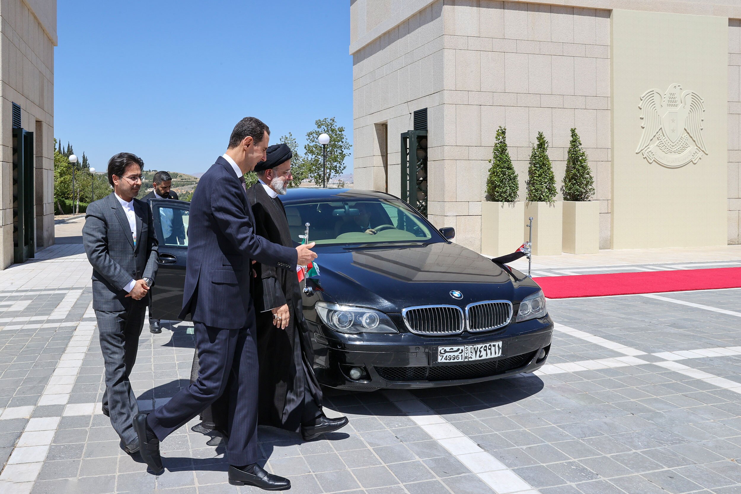 استقبال رسمی بشار اسد از رئیسجمهور ایران در قصر الشعب سوریه+ عکس استقبال رسمی بشار اسد از رئیسجمهور ایران در قصر الشعب سوریه+ عکس