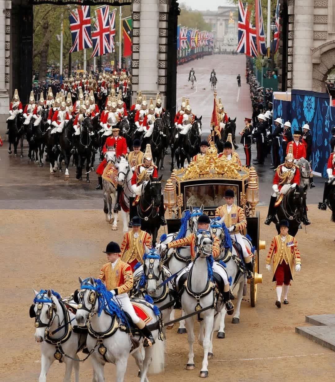 «چارلز سوم» رسماً پادشاه انگلستان شد+ فیلم و عکس «چارلز سوم» رسماً پادشاه انگلستان شد+ فیلم و عکس