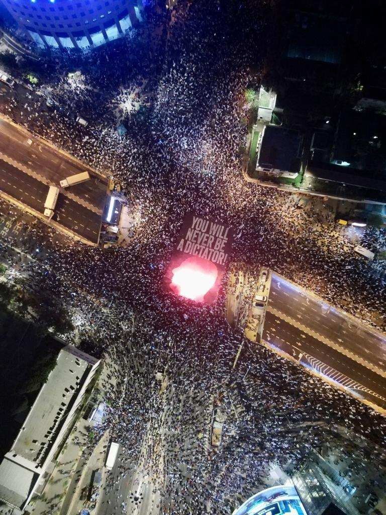 مخالفان نتانیاهو برای هجدهمین هفته متوالی به خیابان آمدند + فیلم و عکس