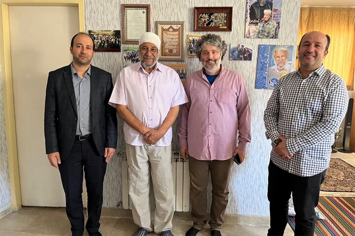 احوال پرسی معاون سیما بعد جراحی از «محمد فیلی» بازیگر پیشکسوت احوال پرسی معاون سیما بعد جراحی از «محمد فیلی» بازیگر پیشکسوت