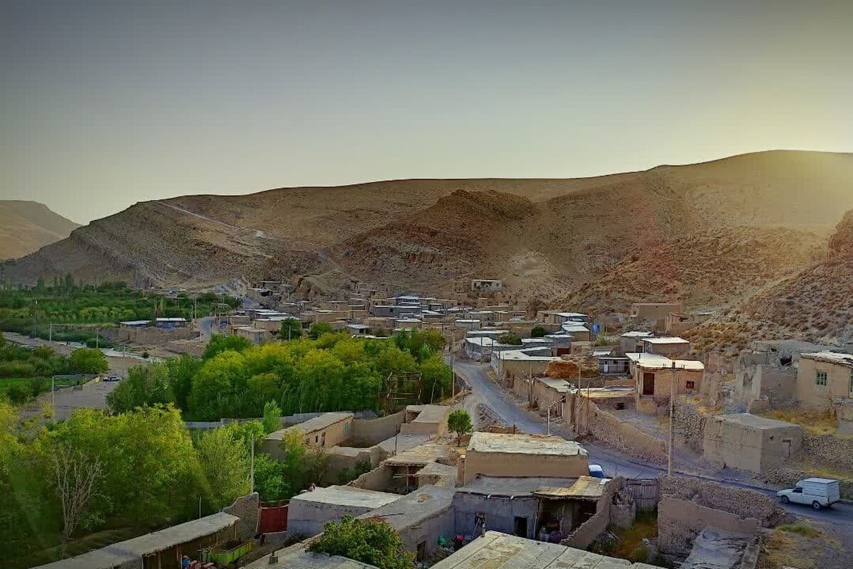 مثل معروف تشنه لب چشمه،حکایت این روزهای روستای زوخانو از توابع بخش مرکزی قوچان است روستایی که سه قرن قدمت دارد اما با وجود اینکه یک کیلومتر تا سد تبارک  فاصله دارد اما خود از نعمت آب بی بهره است.