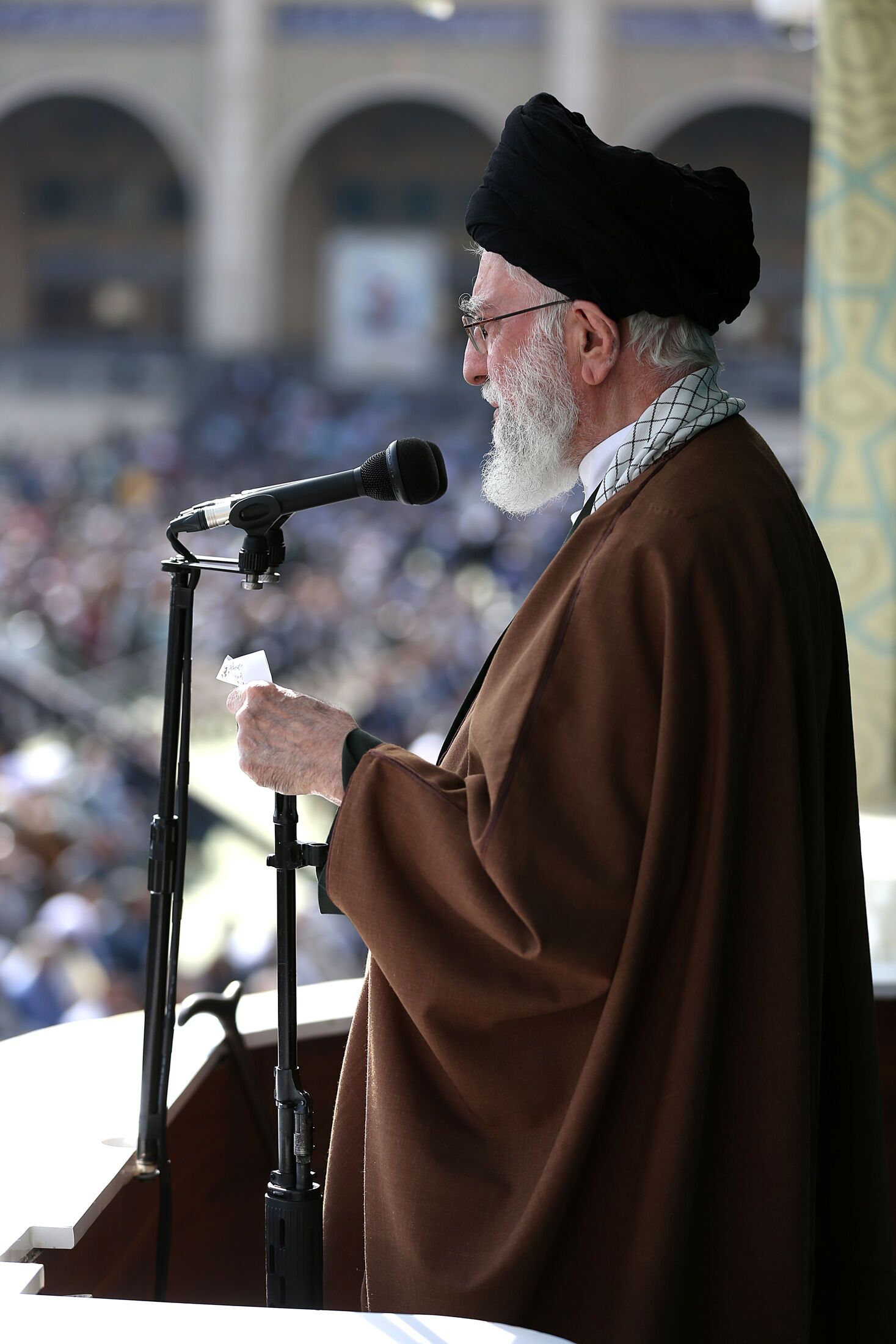 رهبر انقلاب: مسئولان بر حل مسائل اصلی کشور تمرکز کنند| مردم و مسئولان از حواشی بپرهیزند| دشمن مخالف اتحاد مردم است+ فیلم رهبر انقلاب: مسئولان بر حل مسائل اصلی کشور تمرکز کنند| مردم و مسئولان از حواشی بپرهیزند| دشمن مخالف اتحاد مردم است+ فیلم