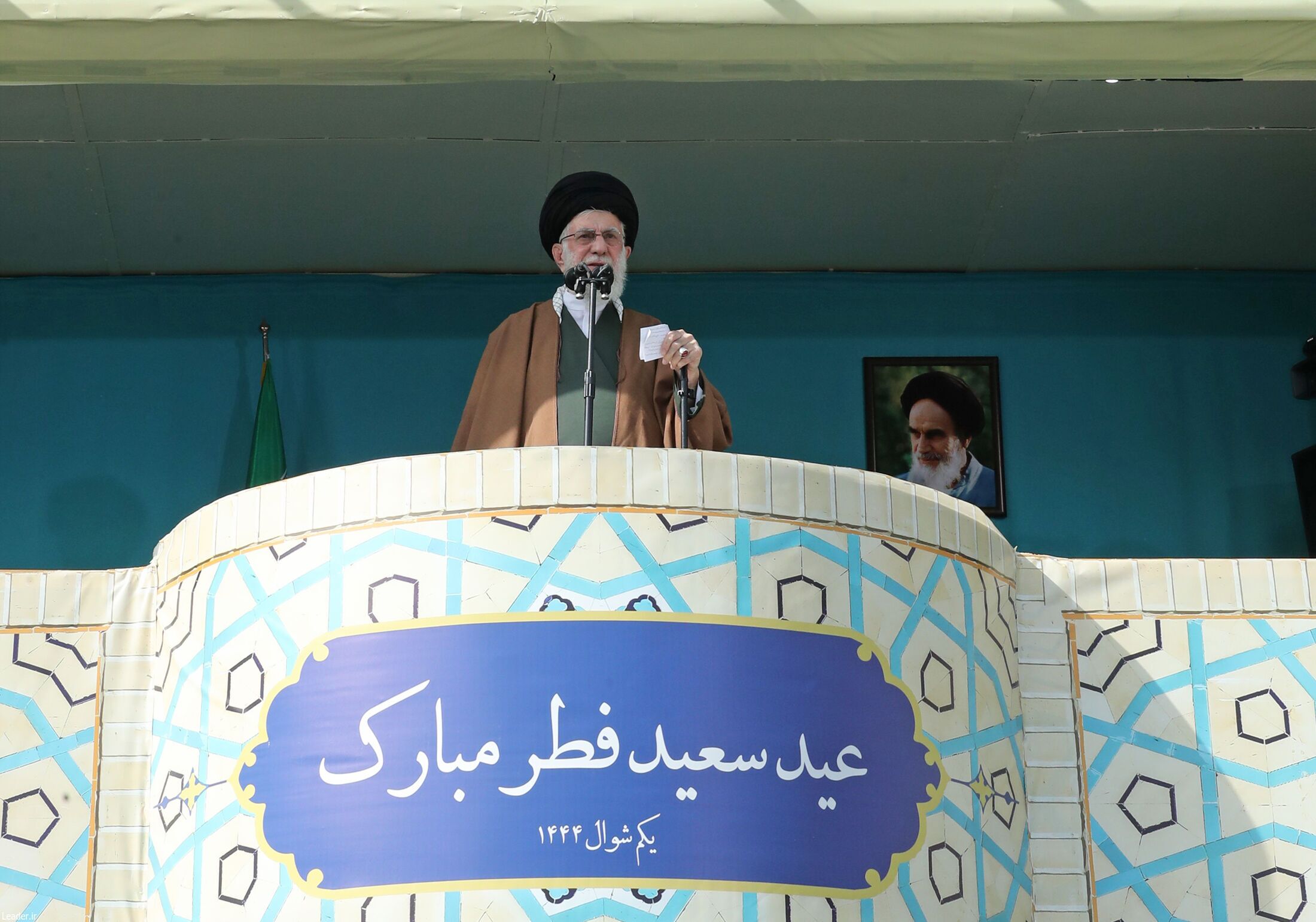 رهبر انقلاب: مسئولان بر حل مسائل اصلی کشور تمرکز کنند| مردم و مسئولان از حواشی بپرهیزند| دشمن مخالف اتحاد مردم است+ فیلم رهبر انقلاب: مسئولان بر حل مسائل اصلی کشور تمرکز کنند| مردم و مسئولان از حواشی بپرهیزند| دشمن مخالف اتحاد مردم است+ فیلم