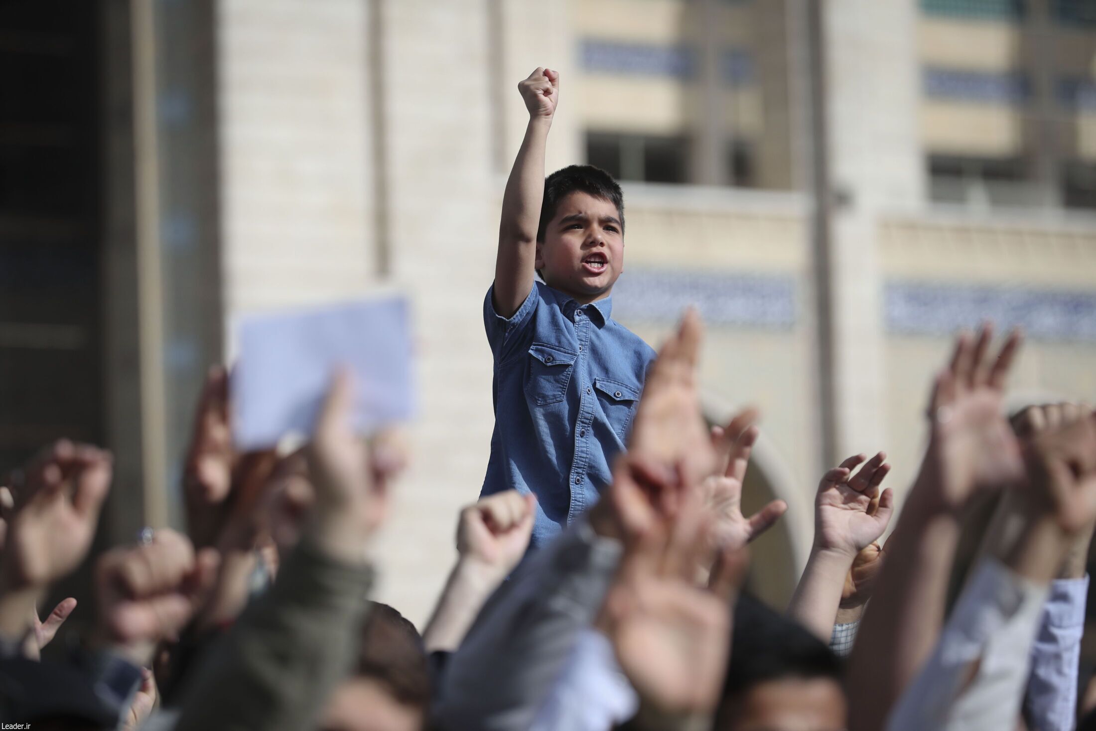 رهبر انقلاب: مسئولان بر حل مسائل اصلی کشور تمرکز کنند| مردم و مسئولان از حواشی بپرهیزند| دشمن مخالف اتحاد مردم است+ فیلم رهبر انقلاب: مسئولان بر حل مسائل اصلی کشور تمرکز کنند| مردم و مسئولان از حواشی بپرهیزند| دشمن مخالف اتحاد مردم است+ فیلم