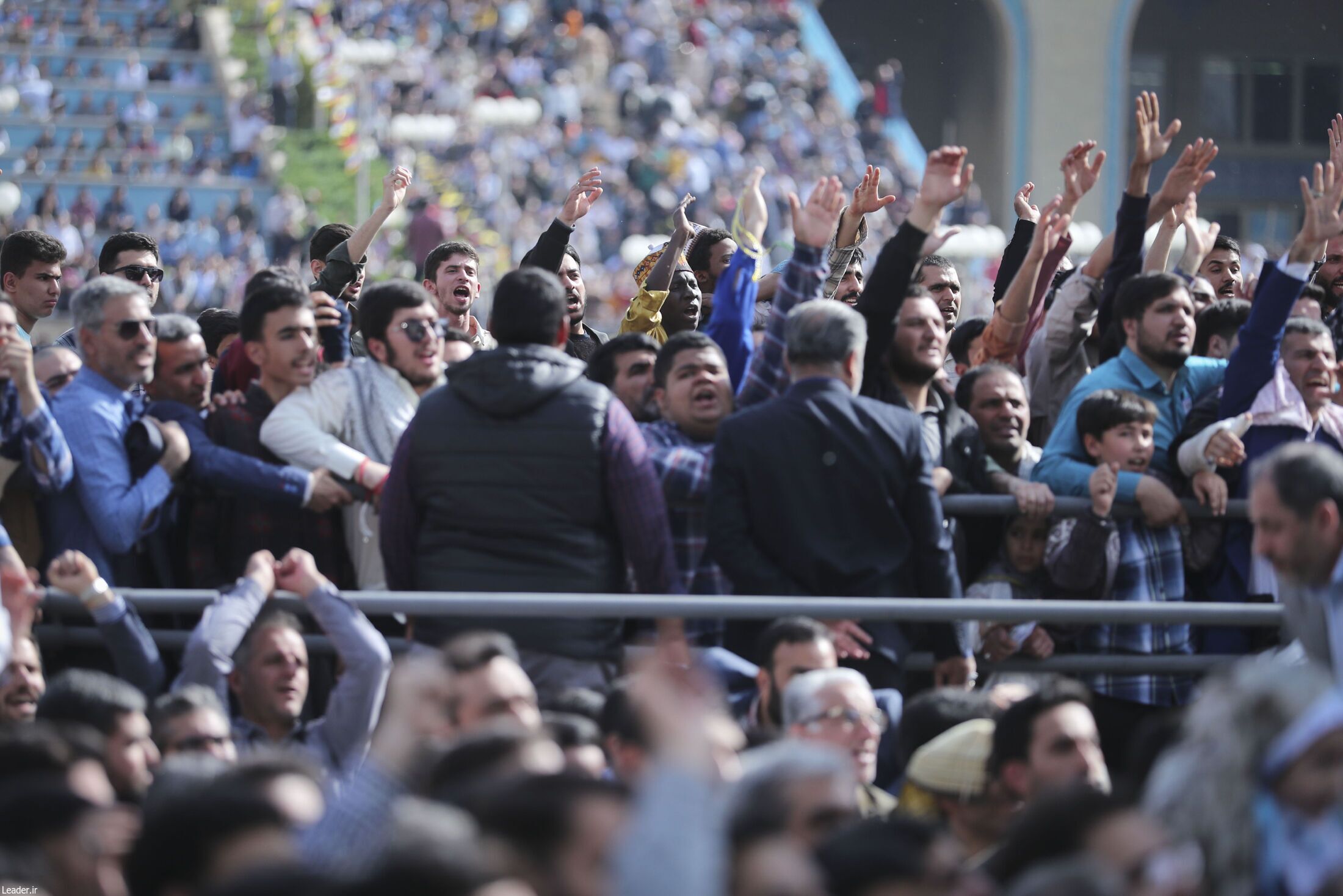 رهبر انقلاب: مسئولان بر حل مسائل اصلی کشور تمرکز کنند| مردم و مسئولان از حواشی بپرهیزند| دشمن مخالف اتحاد مردم است+ فیلم رهبر انقلاب: مسئولان بر حل مسائل اصلی کشور تمرکز کنند| مردم و مسئولان از حواشی بپرهیزند| دشمن مخالف اتحاد مردم است+ فیلم