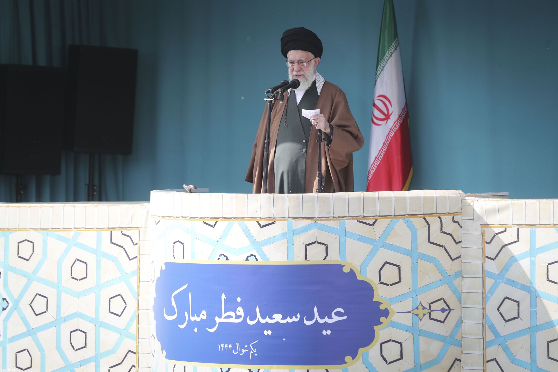 رهبر انقلاب: مسئولان بر حل مسائل اصلی کشور تمرکز کنند| مردم و مسئولان از حواشی بپرهیزند| دشمن مخالف اتحاد مردم است+ فیلم رهبر انقلاب: مسئولان بر حل مسائل اصلی کشور تمرکز کنند| مردم و مسئولان از حواشی بپرهیزند| دشمن مخالف اتحاد مردم است+ فیلم