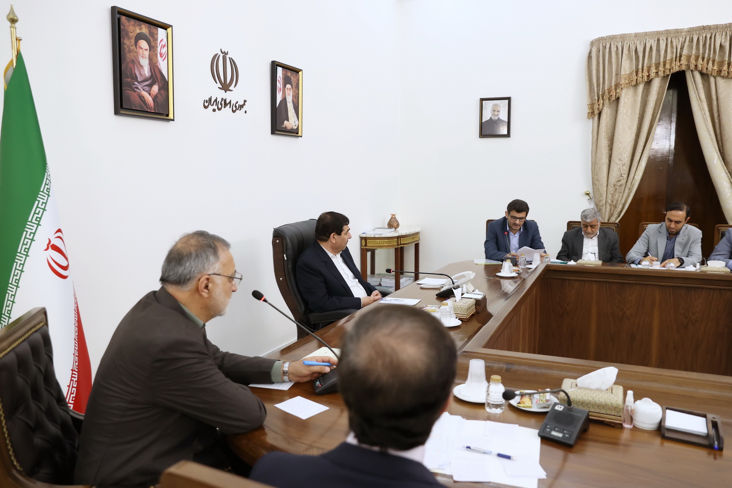 مخبر در جمع شهرداران کلانشهرها: تامین واگن مترو و اتوبوس برقی سرعت میگیرد| نحوه پرداخت مطالبات شهرداریها بررسی شد مخبر در جمع شهرداران کلانشهرها: تامین واگن مترو و اتوبوس برقی سرعت میگیرد| نحوه پرداخت مطالبات شهرداریها بررسی شد