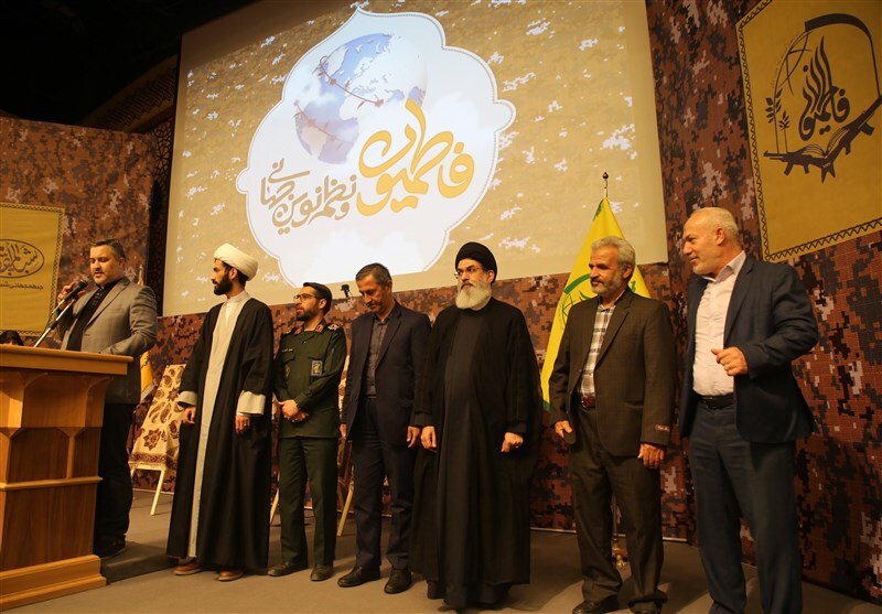 تکریم مجاهدتهای لشکر فاطمیون با حضور نمایندگان ۷۰ کشور دنیا+ عکس تکریم مجاهدتهای لشکر فاطمیون با حضور نمایندگان ۷۰ کشور دنیا+ عکس