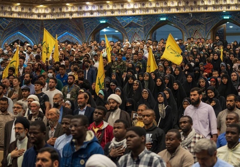 تکریم مجاهدتهای لشکر فاطمیون با حضور نمایندگان ۷۰ کشور دنیا+ عکس تکریم مجاهدتهای لشکر فاطمیون با حضور نمایندگان ۷۰ کشور دنیا+ عکس