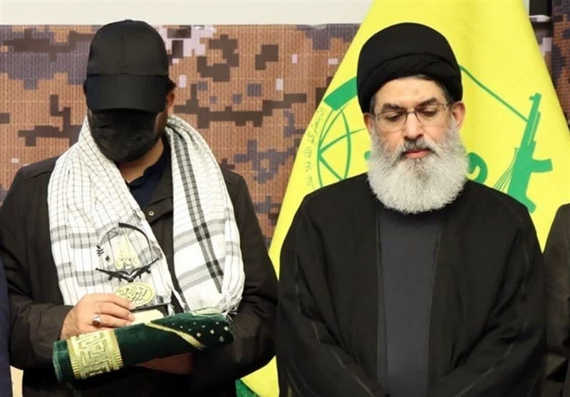 تکریم مجاهدتهای لشکر فاطمیون با حضور نمایندگان ۷۰ کشور دنیا+ عکس تکریم مجاهدتهای لشکر فاطمیون با حضور نمایندگان ۷۰ کشور دنیا+ عکس