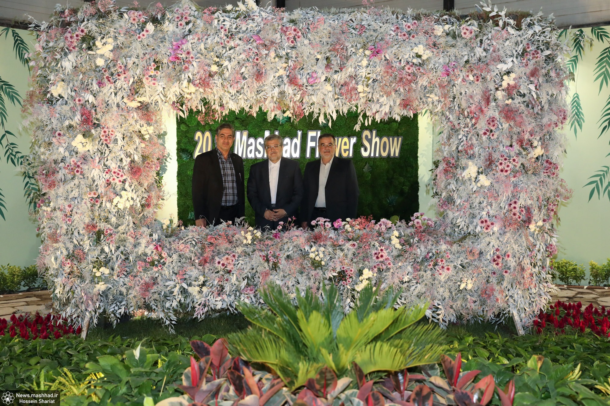 بازدید شهردار مشهد مقدس از نمایشگاه گل و گیاه مشهد + تصاویر