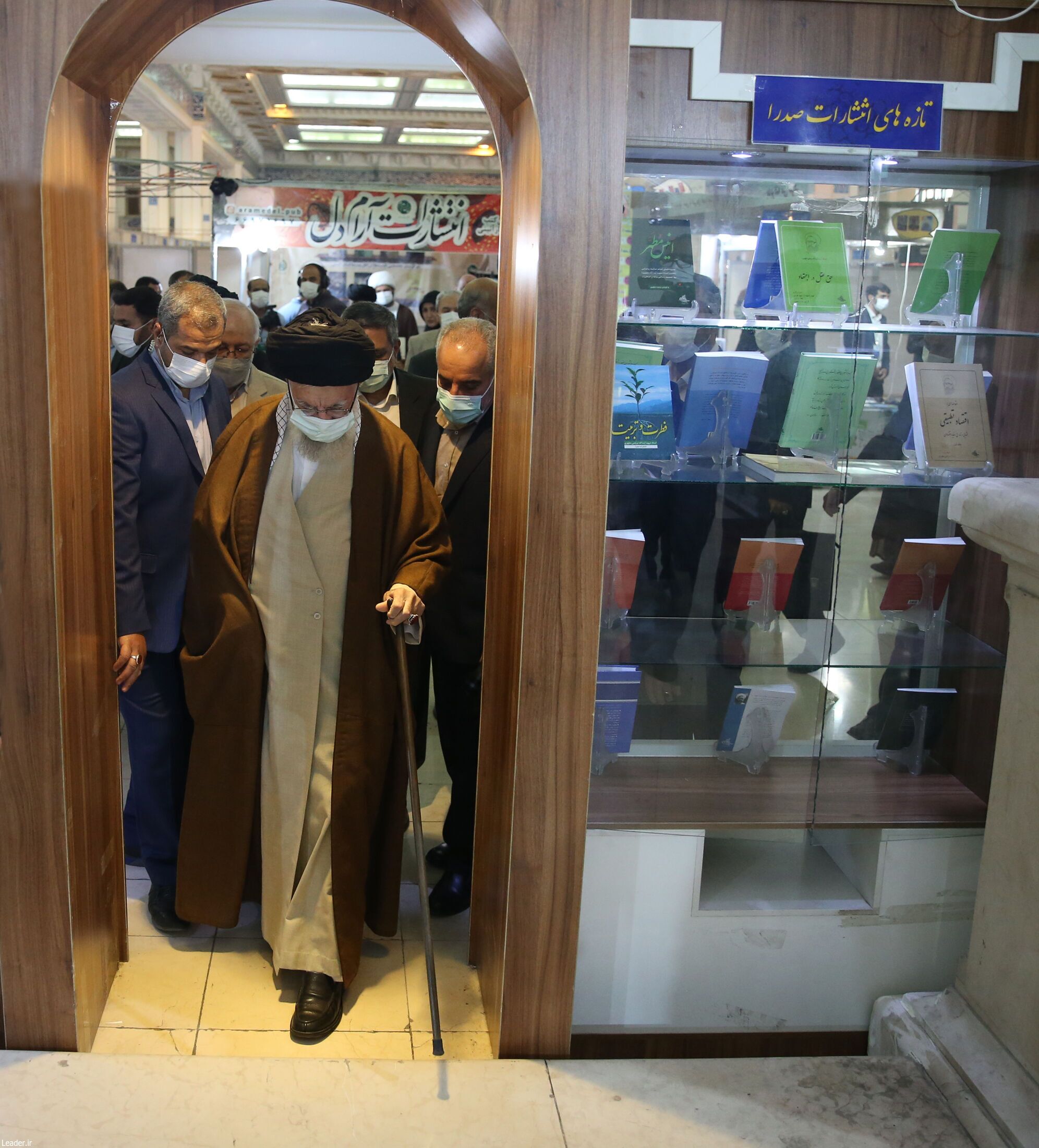 رهبر انقلاب از نمایشگاه کتاب تهران بازدید کردند+ عکس رهبر انقلاب از نمایشگاه کتاب تهران بازدید کردند+ عکس
