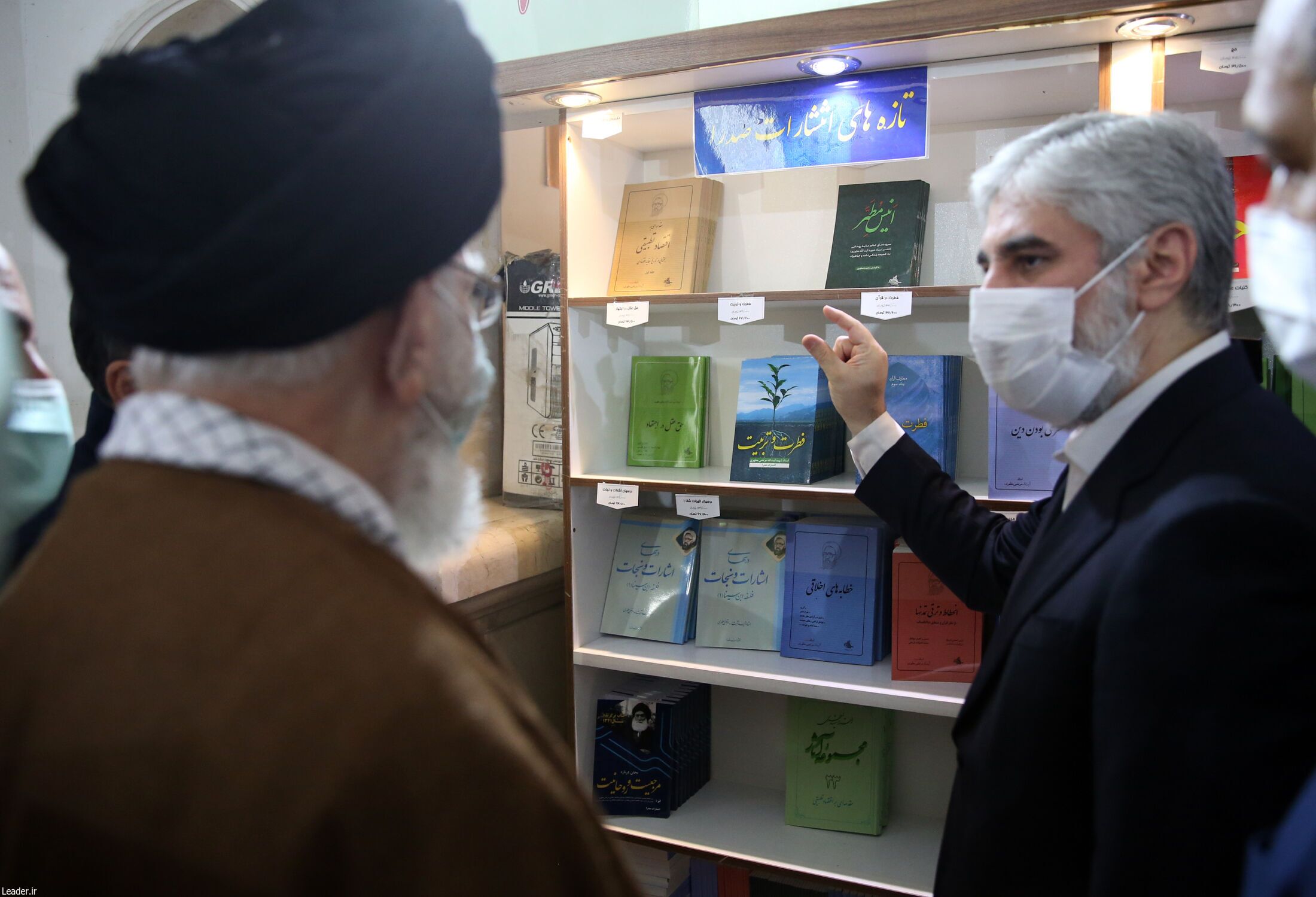 رهبر انقلاب از نمایشگاه کتاب تهران بازدید کردند+ عکس رهبر انقلاب از نمایشگاه کتاب تهران بازدید کردند+ عکس