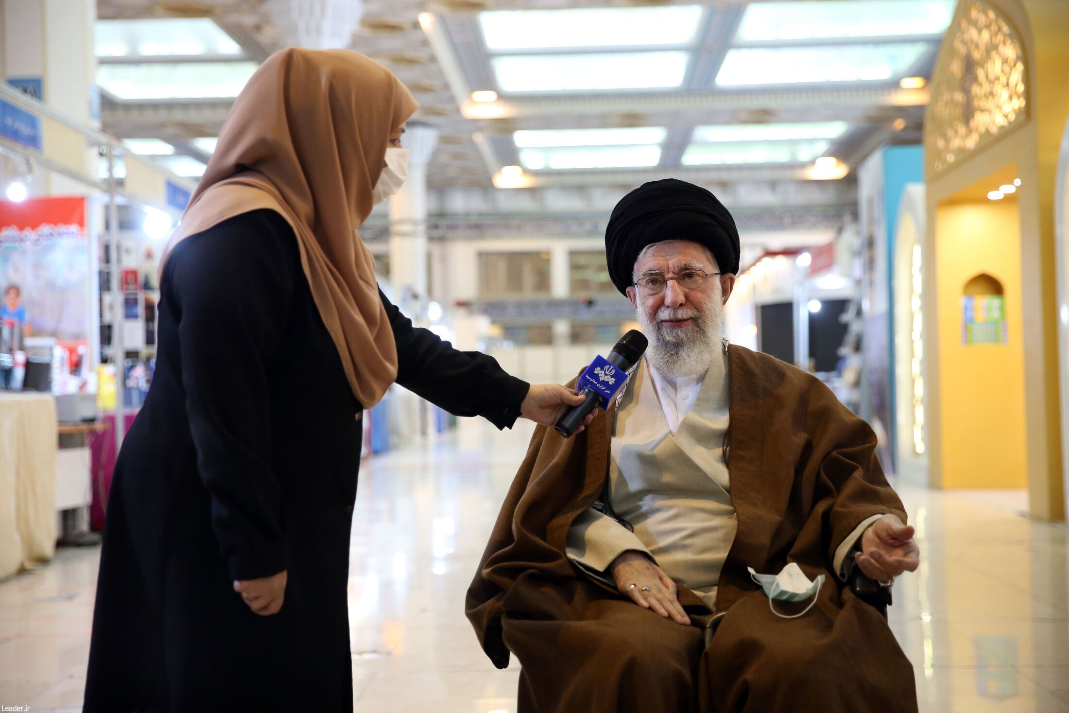 رهبر انقلاب از نمایشگاه کتاب تهران بازدید کردند+ فیلم و عکس رهبر انقلاب از نمایشگاه کتاب تهران بازدید کردند+ فیلم و عکس