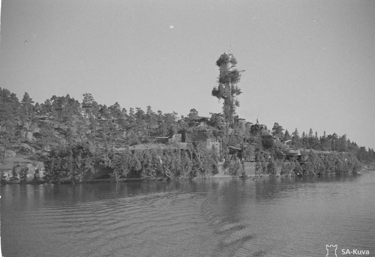 ماجرای عکس عجیب از درختان معلق در جنگ جهانی دوم چیست؟ + تصاویر ماجرای عکس عجیب از درختان معلق در جنگ جهانی دوم چیست؟ + تصاویر