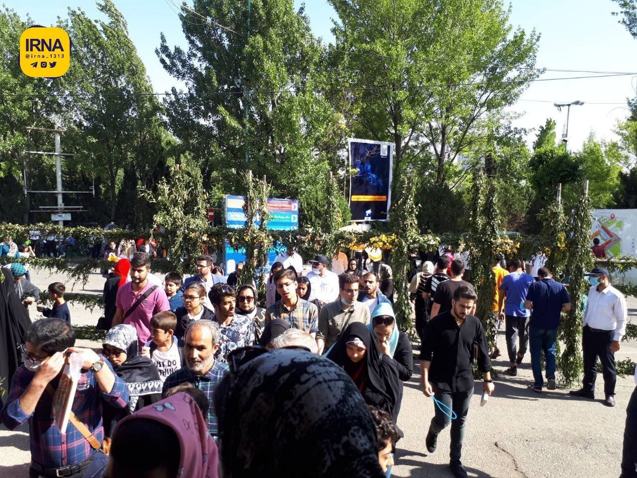 شلوغ‌ترین روز نمایشگاه کتاب تهران + تصاویر (۲۶ اردیبهشت ۱۴۰۲)