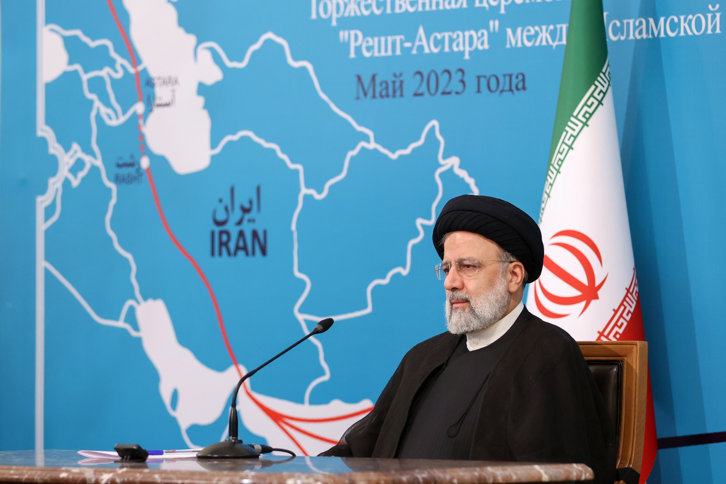 امضای سند احداث خط ریلی رشت-آستارا| رئیسی: مذاکرات اولیه این توافق، به حدود ۲۰ سال پیش بر میگردد+ فیلم امضای سند احداث خط ریلی رشت-آستارا| رئیسی: مذاکرات اولیه این توافق، به حدود ۲۰ سال پیش بر میگردد+ فیلم