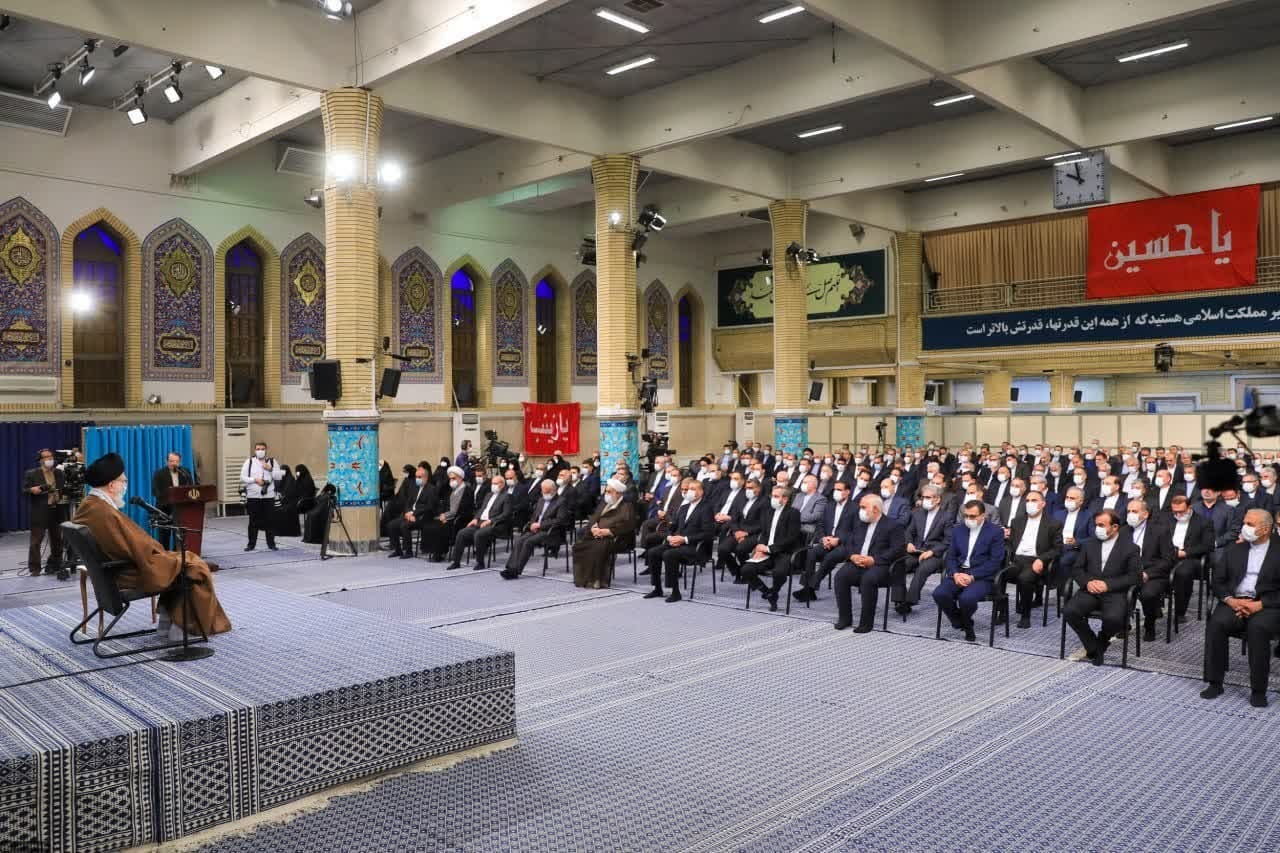 دیدار مسئولان وزارت خارجه و سفیران ایران با رهبر انقلاب