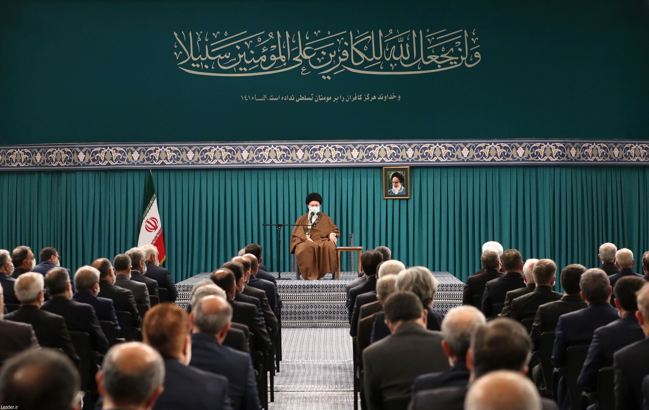 دیدار مسئولان وزارت خارجه و سفیران ایران با رهبر انقلاب