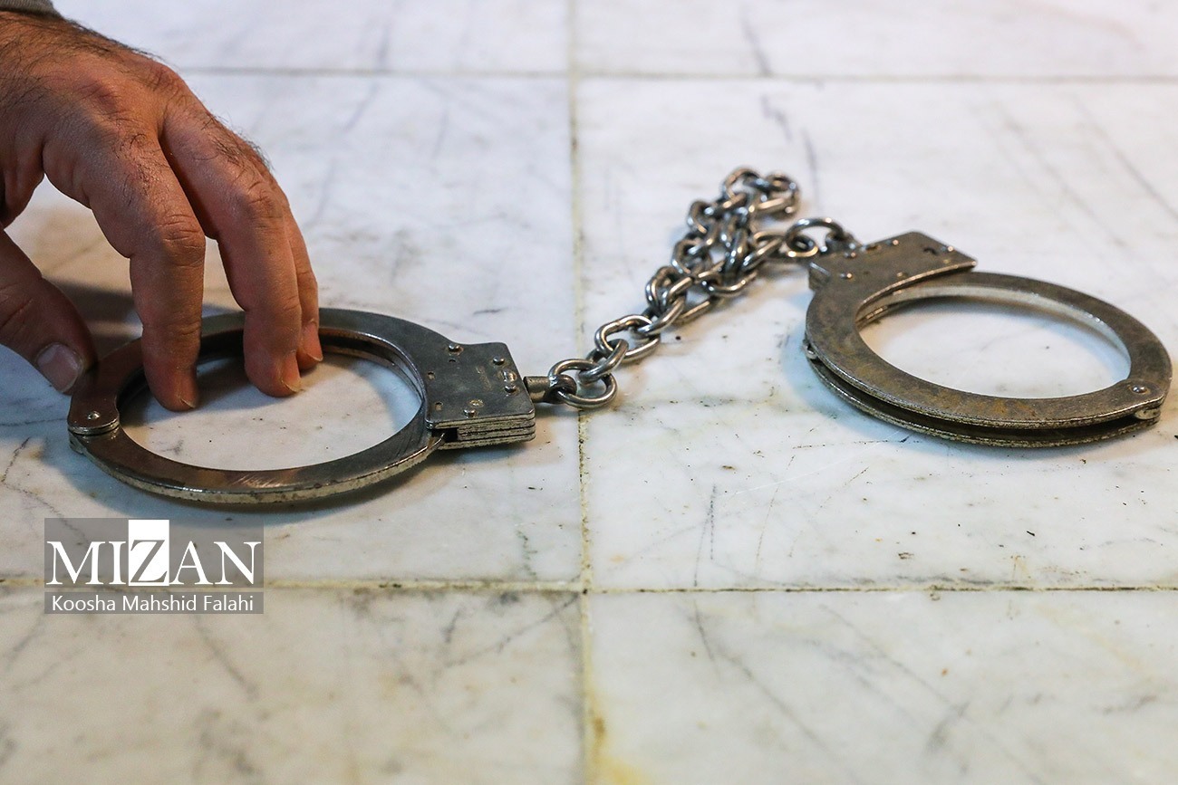 اولین تصاویر از شهروز سخنوری معروف به «الکس» ساعاتی پیش از اعدام اولین تصاویر از شهروز سخنوری معروف به «الکس» ساعاتی پیش از اعدام