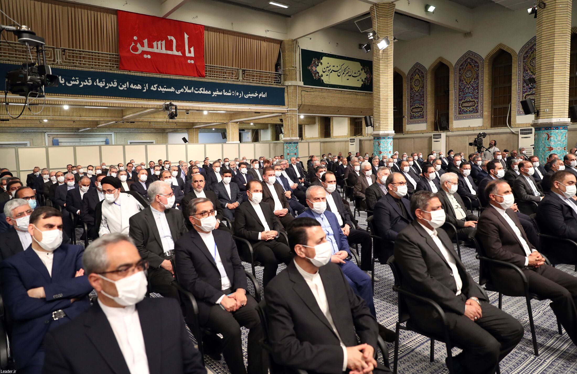 رهبر انقلاب: «نرمش قهرمانانه» بد فهمیده شد| عزت در سیاست خارجی یعنی نفی دیپلماسی التماسی+ فیلم و عکس