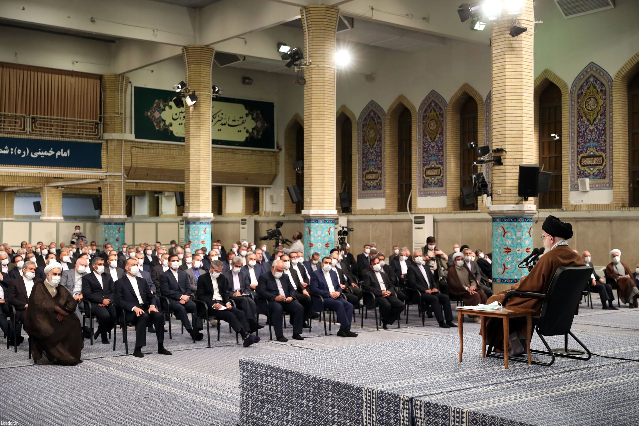رهبر انقلاب: «نرمش قهرمانانه» بد فهمیده شد| عزت در سیاست خارجی یعنی نفی دیپلماسی التماسی+ فیلم و عکس