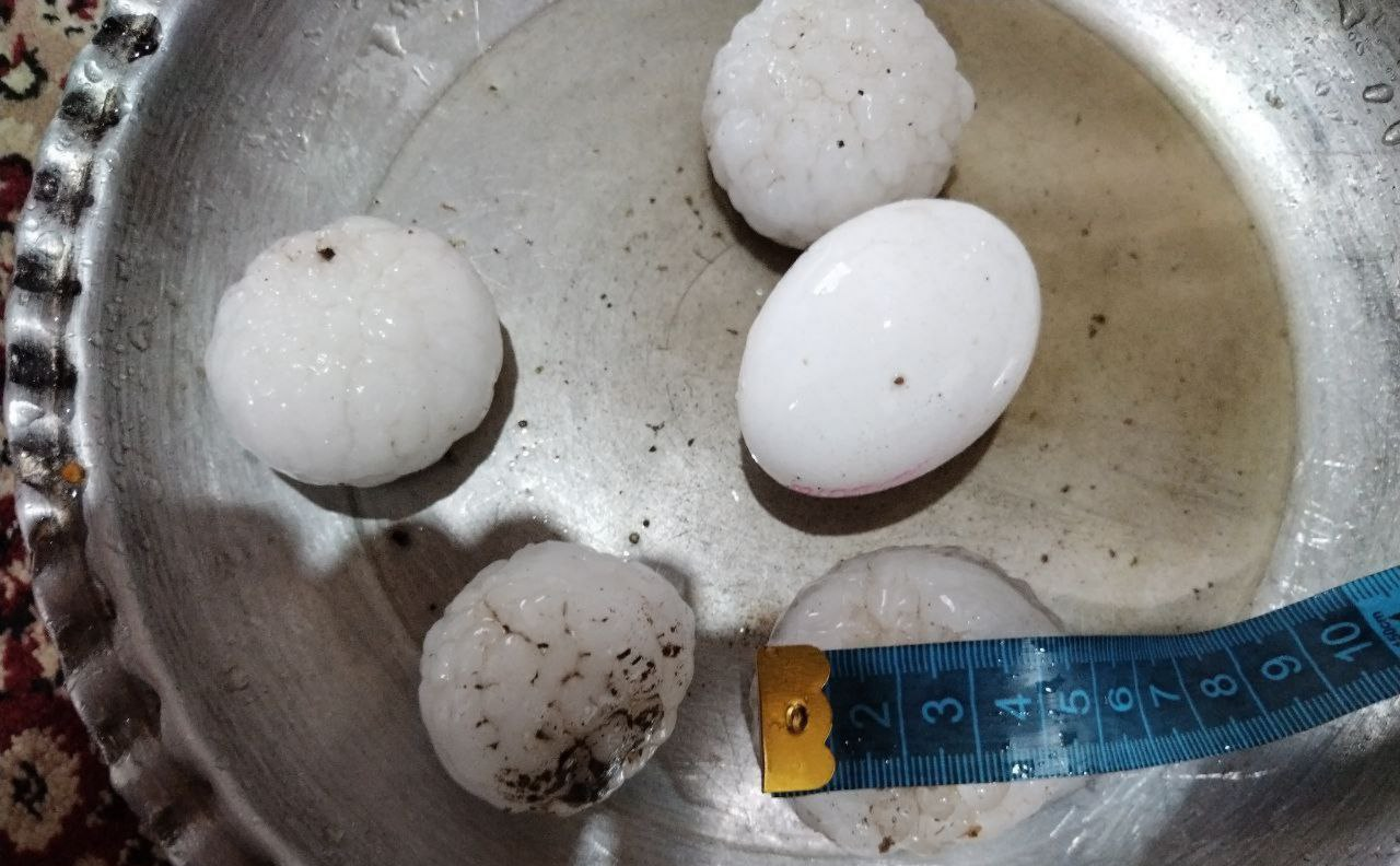 خسارت شدید بارش تگرگ در اورامانات کرمانشاه + عکس خسارت شدید بارش تگرگ در اورامانات کرمانشاه + عکس