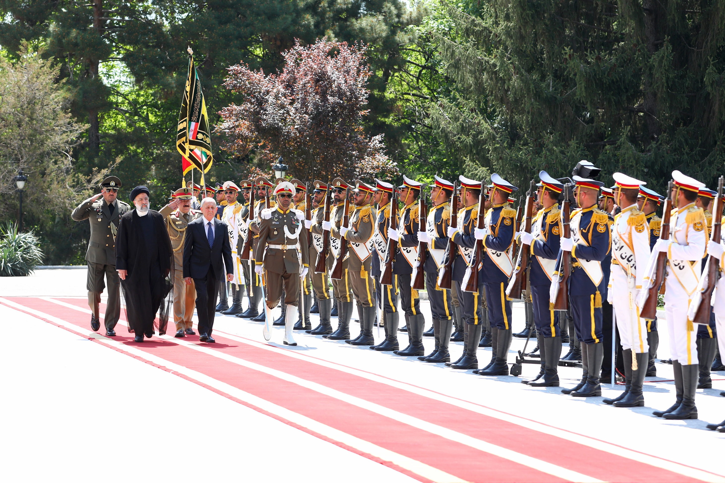 استقبال رسمی رئیسی از رئیسجمهور عراق+ عکس و فیلم استقبال رسمی رئیسی از رئیسجمهور عراق+ عکس و فیلم