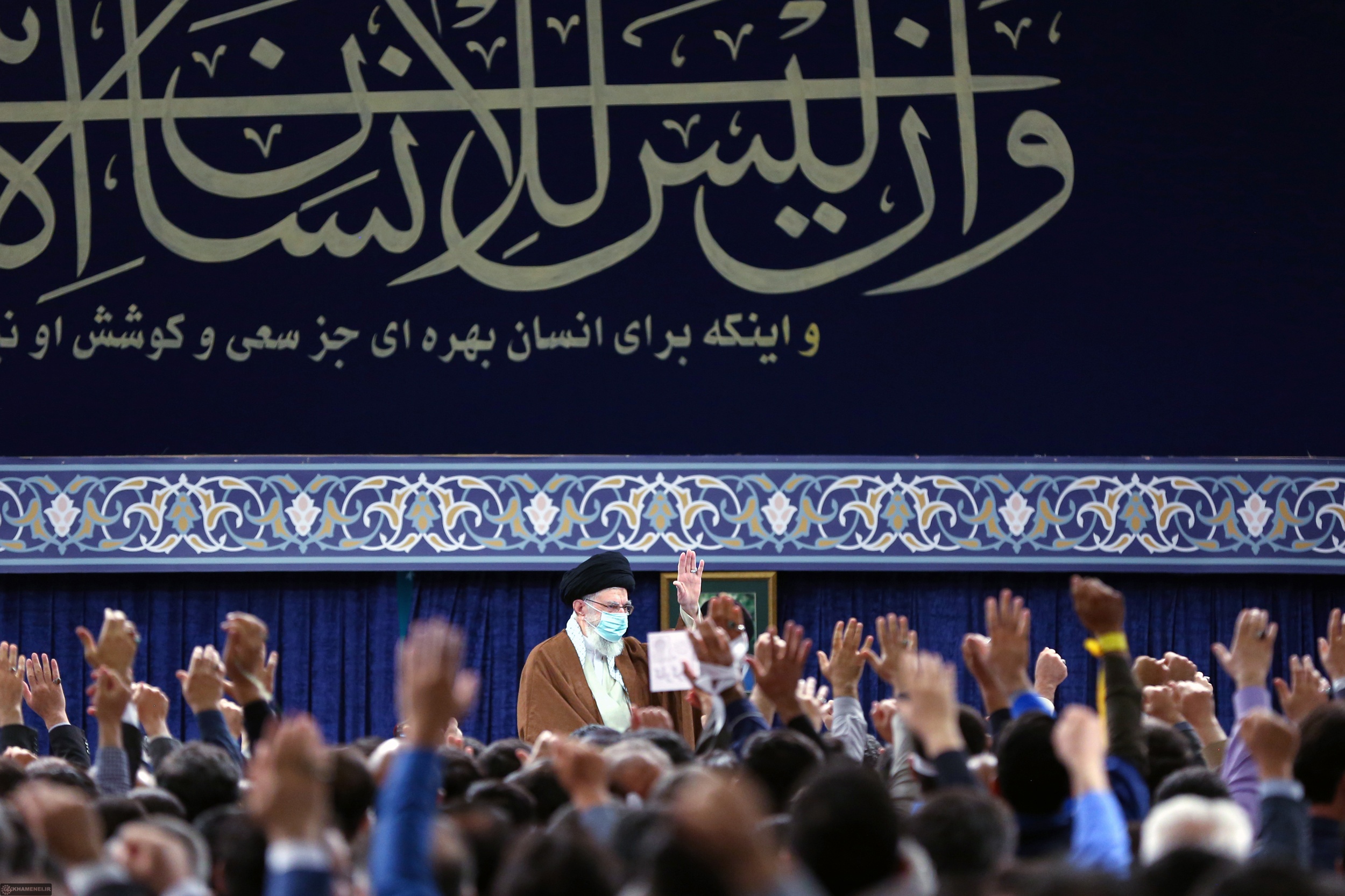 رهبر انقلاب: اعتراض‌های جامعه کارگری، بجاست| دولت و مجلس مبارزه با اژدهای هفت سر فساد را دنبال کنند+ فیلم و عکس