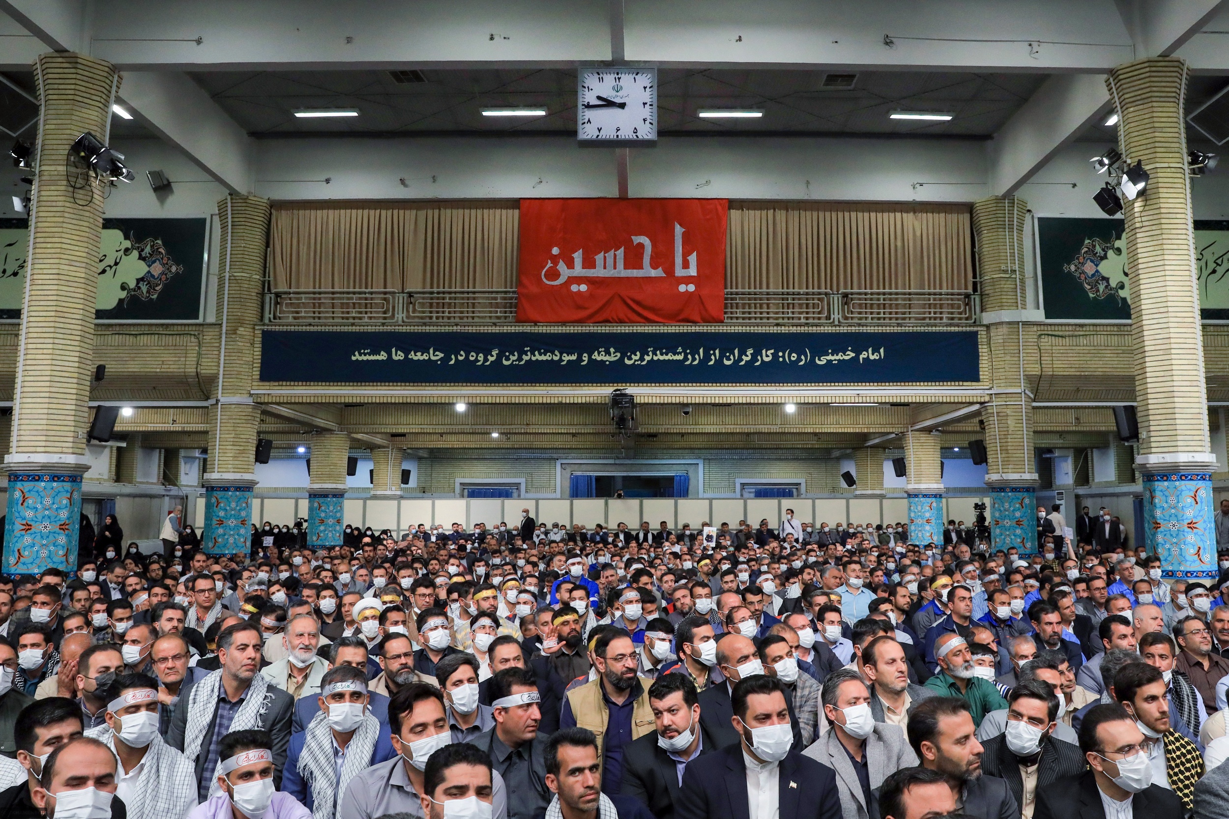 رهبر انقلاب: اعتراض‌های جامعه کارگری، بجاست| دولت و مجلس مبارزه با اژدهای هفت سر فساد را دنبال کنند+ فیلم و عکس